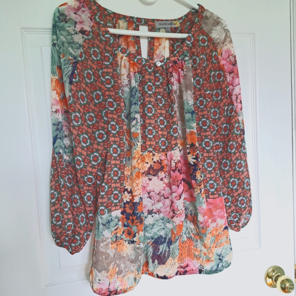 Woman light weight sheer blouse. SizeL. Figueroa&flower brand. Coral and green.